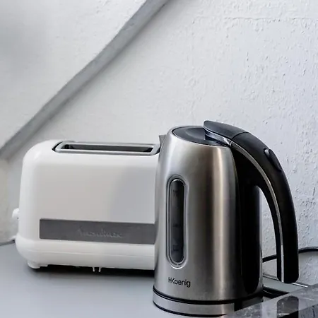 Comfort Basel Airport 3b46 *